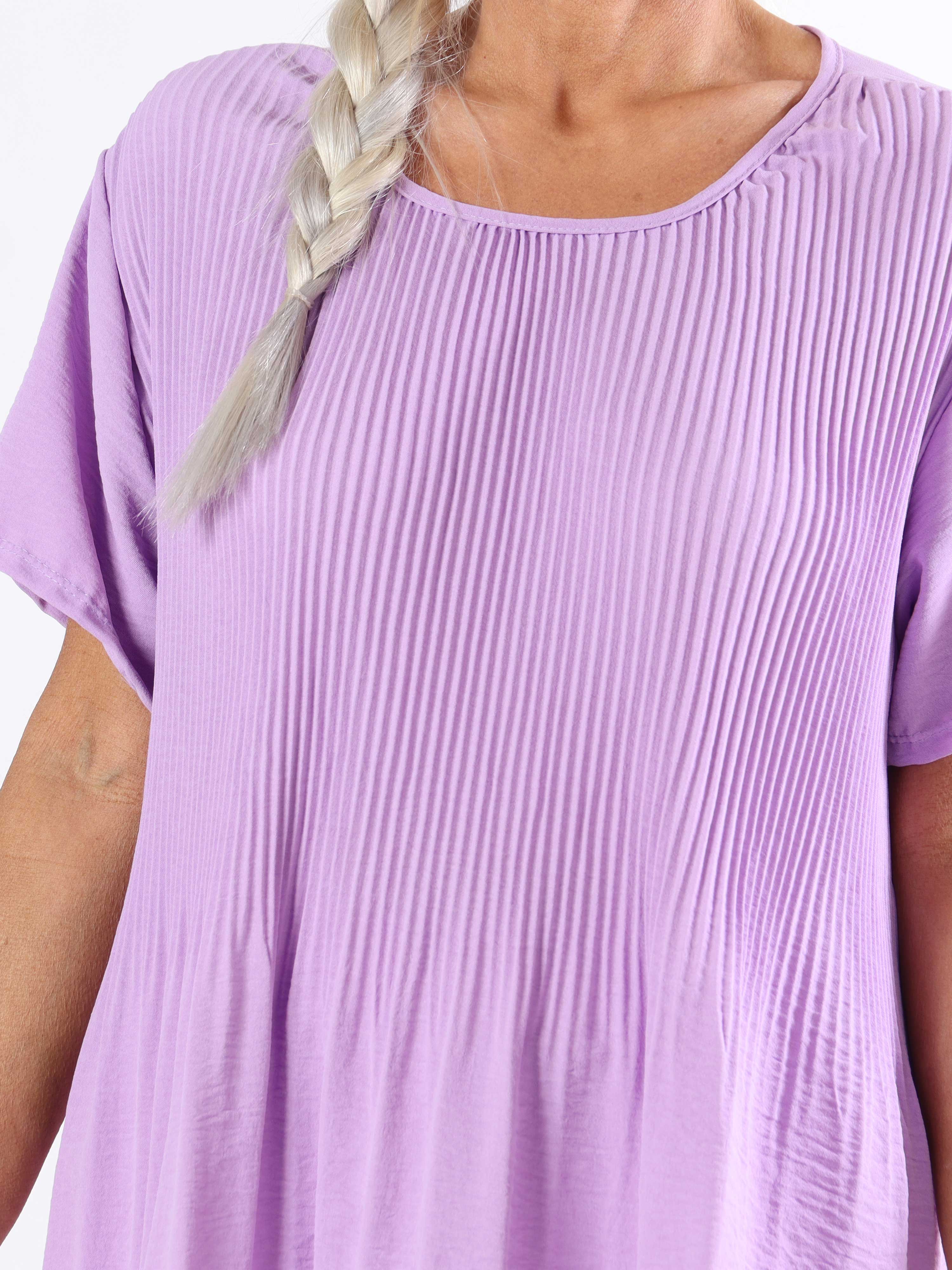 Camilia - Söt plisserad plus size-blus med liten ärm